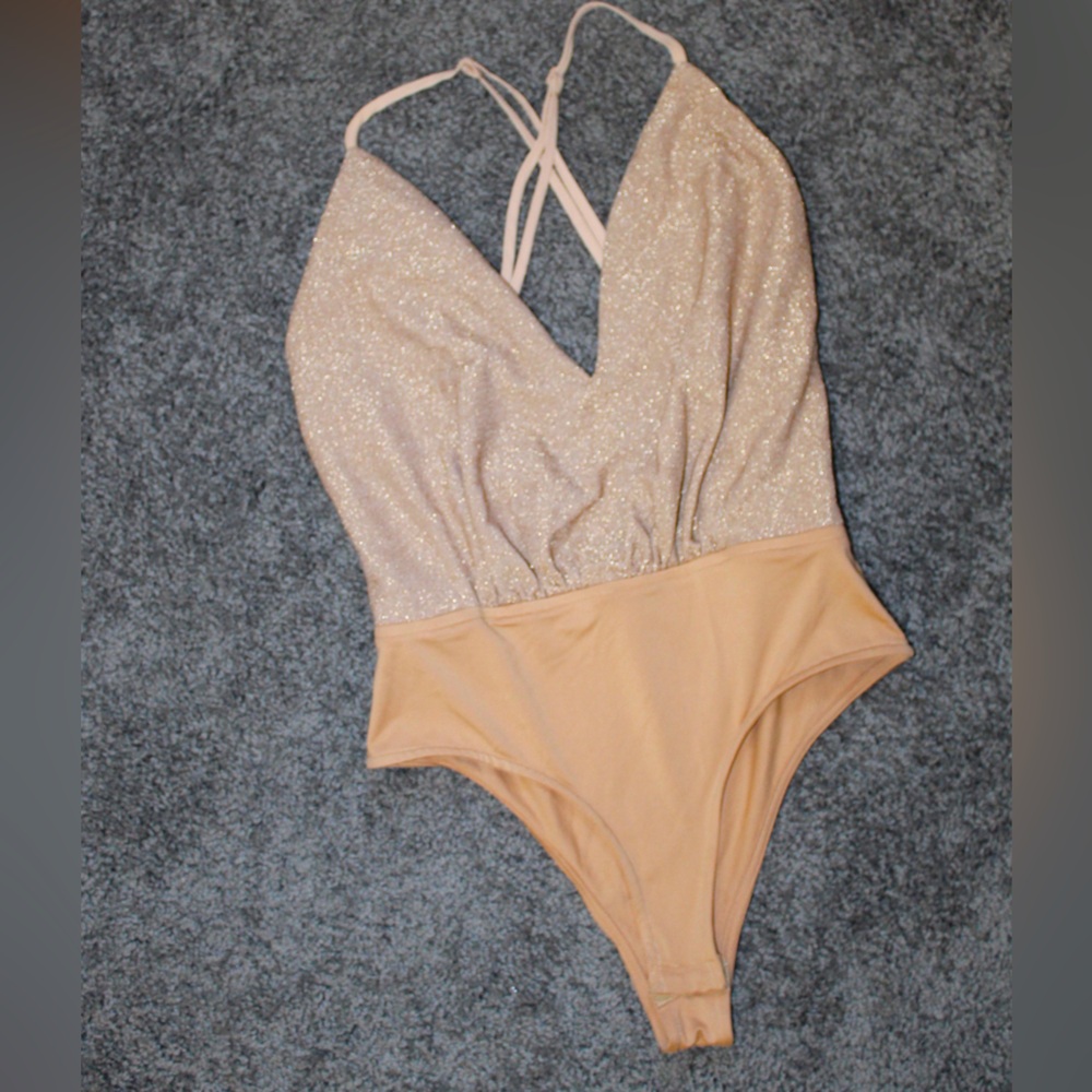 Miss Avenue Gold Low V Bodysuit 🌵Small
